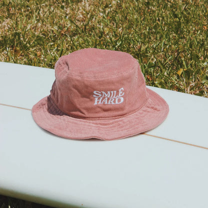 MAUVE SMILE HARD BUCKET HAT