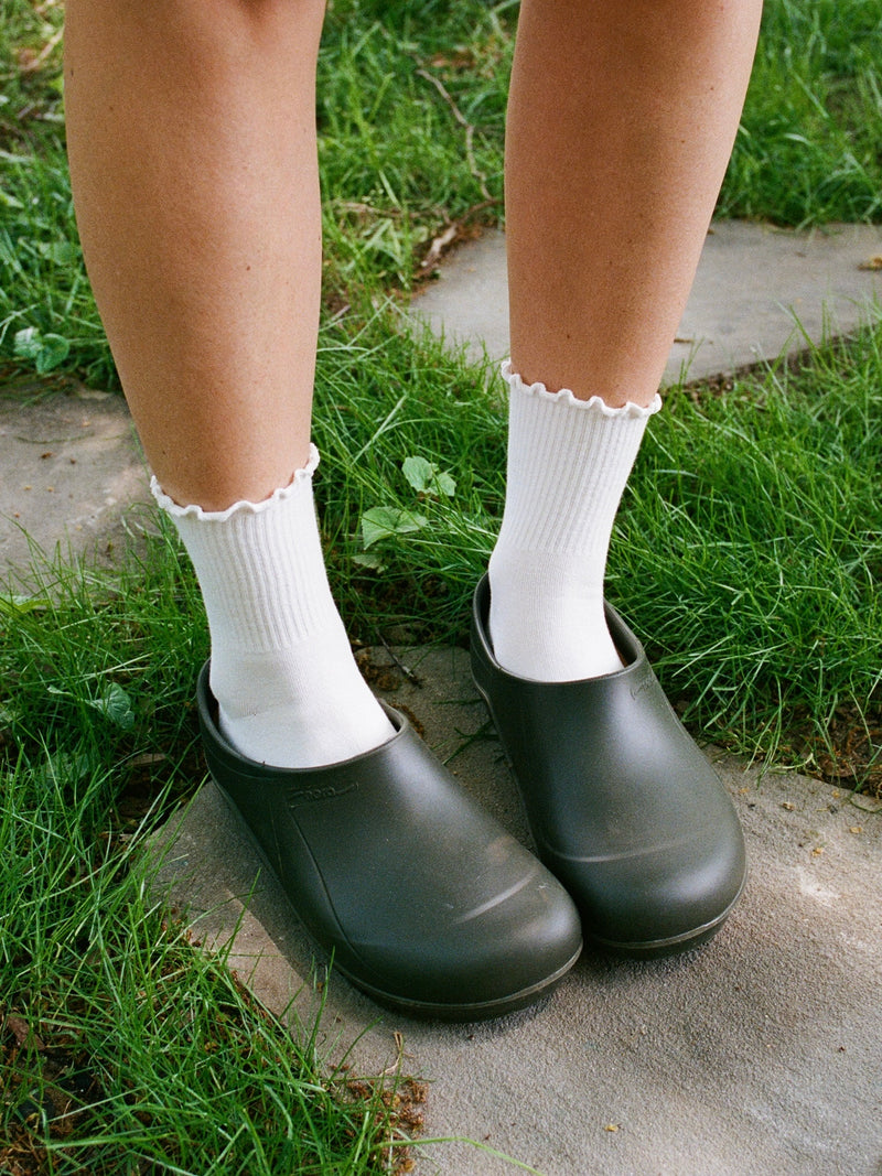 RUFFLE RIB QUARTER SOCKS WHITE